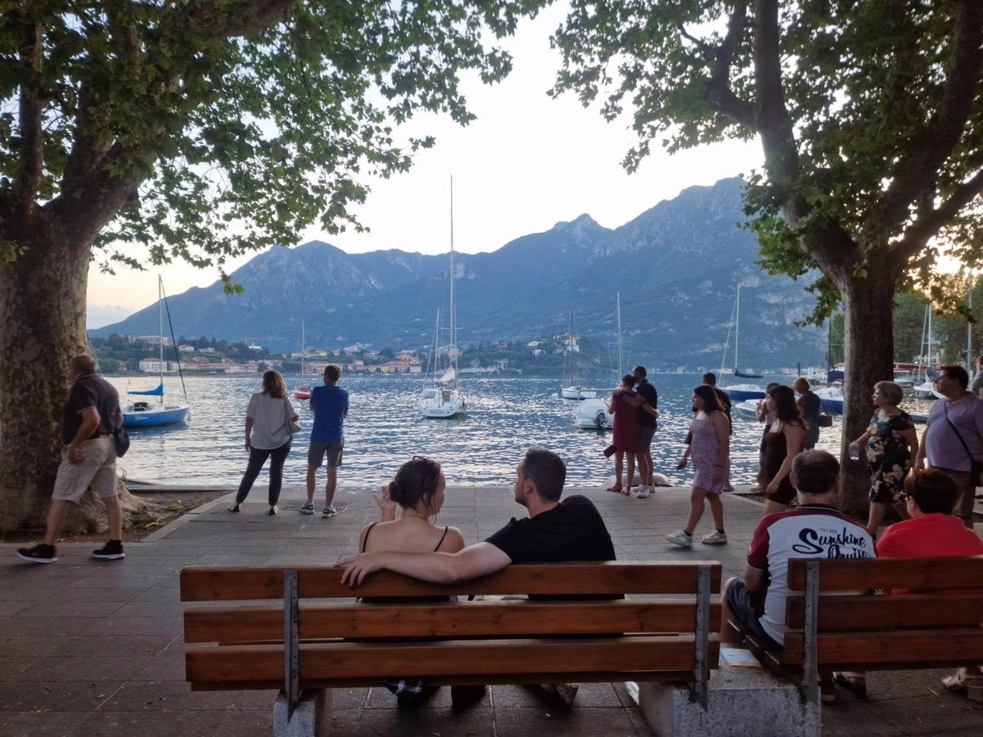 Lecco Antico Pozzo - Modern Suite Bagian luar foto