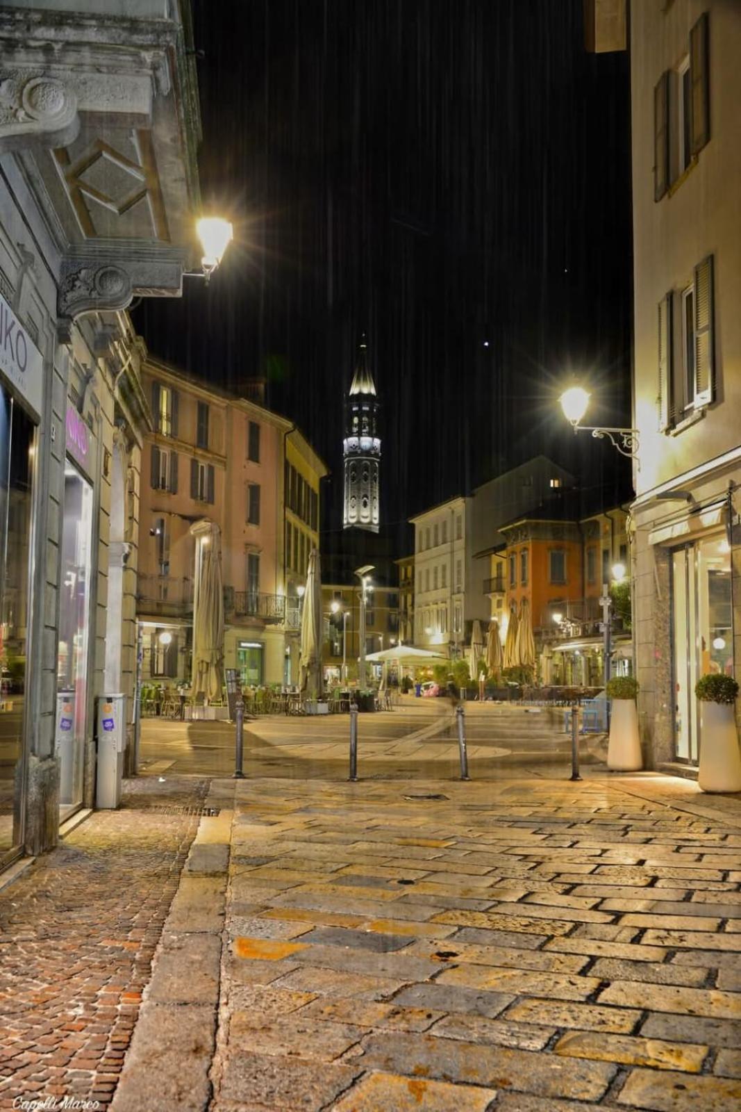 Lecco Antico Pozzo - Modern Suite Bagian luar foto